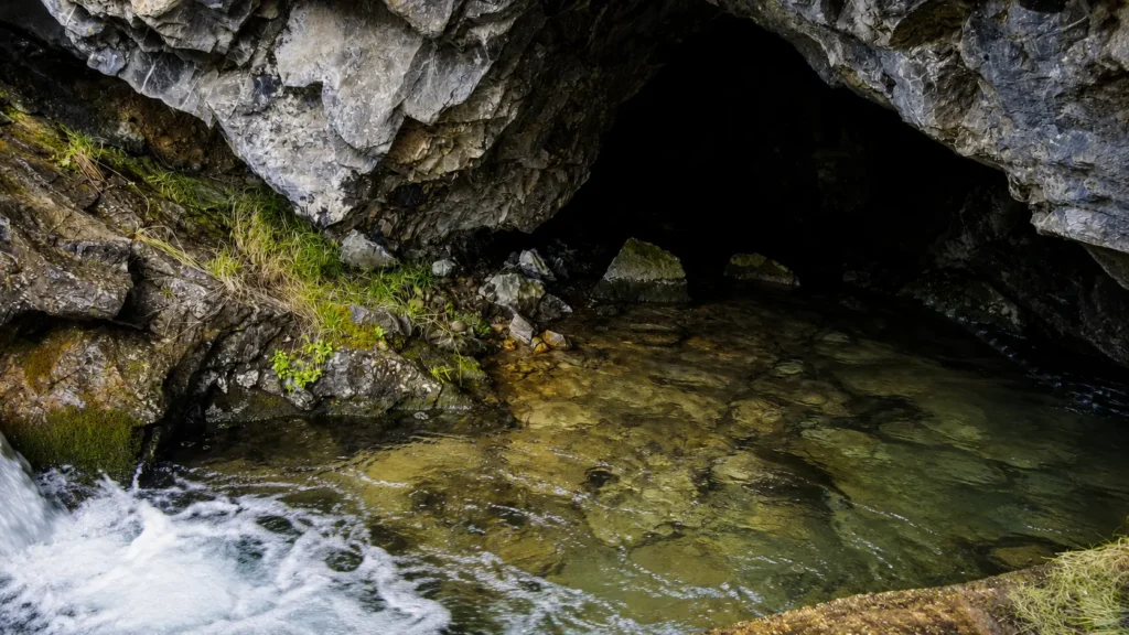 Cuevas del Pirineo aragonés