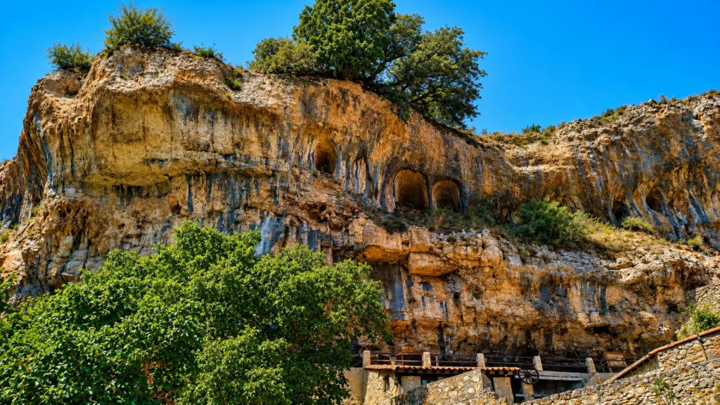 La Cueva del Agua Orbaneja del Castillo