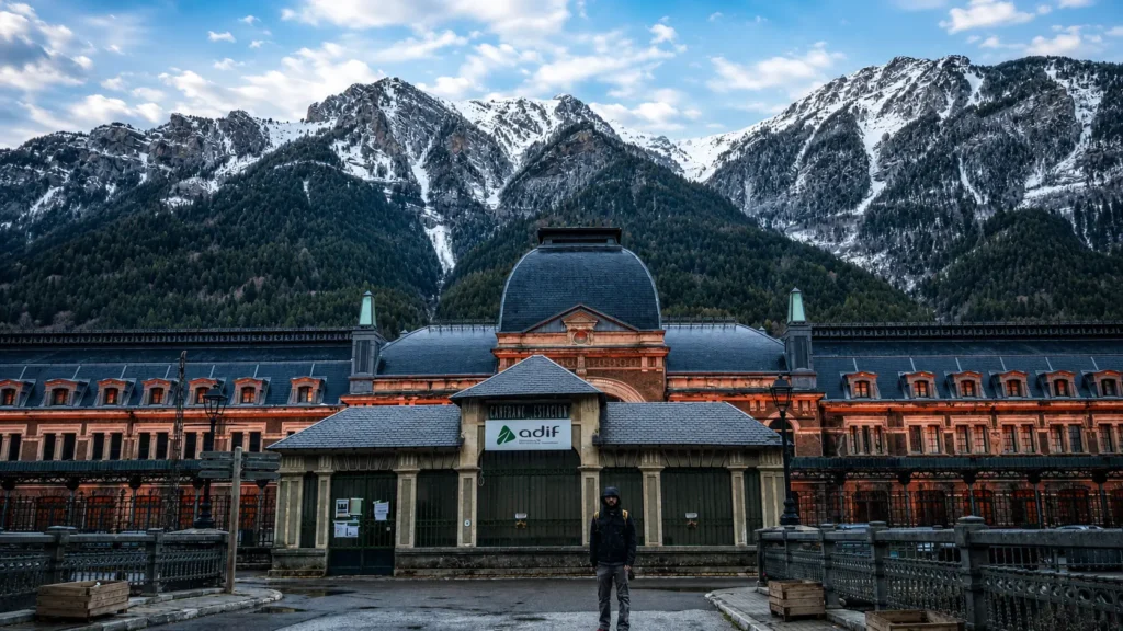 Qué ver en Canfranc: estación, búnkeres y rutas
